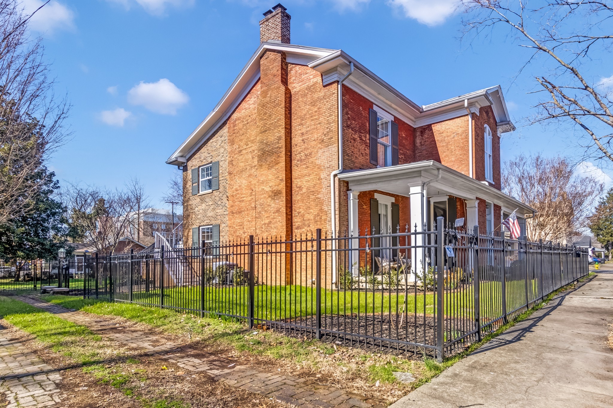 225 N Academy St
