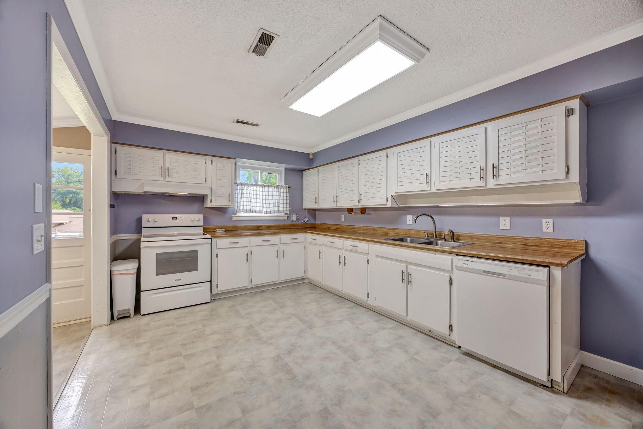 1331 Cloverdale Circle