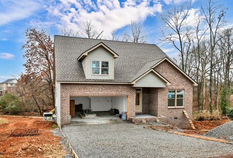 52 West Dr Clarksville TN 37040