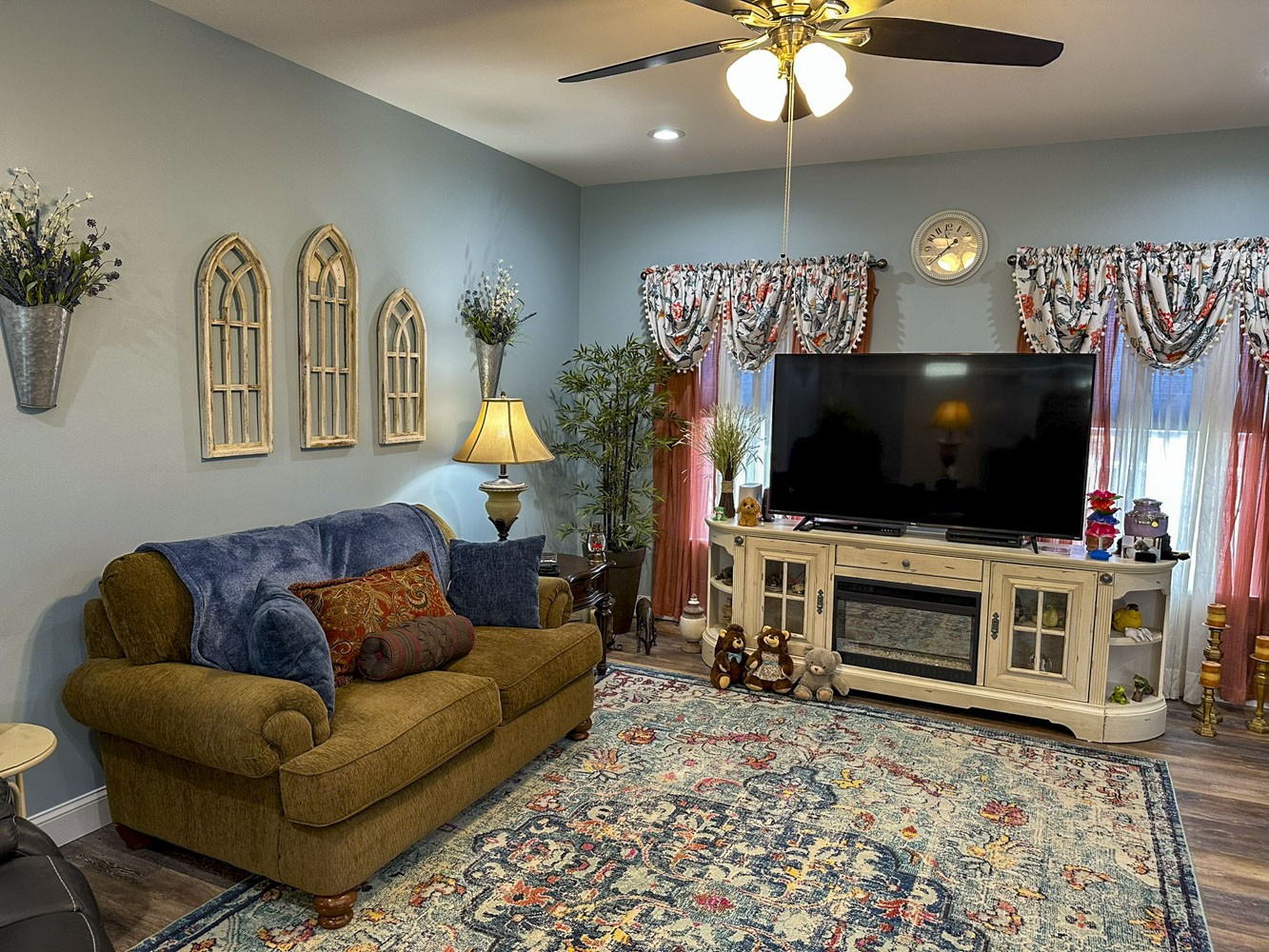 670 Jones Franklin Rd