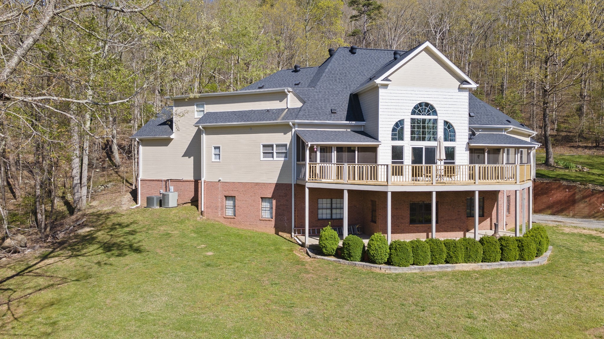 310 Bluffs Rd S