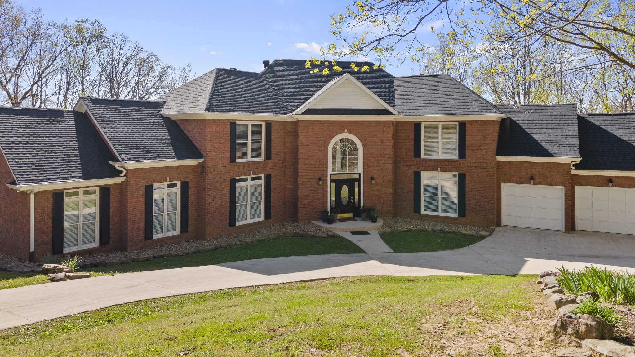 310 Bluffs Rd S