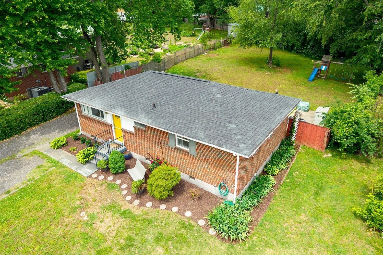 2920 Twin Lawn Dr