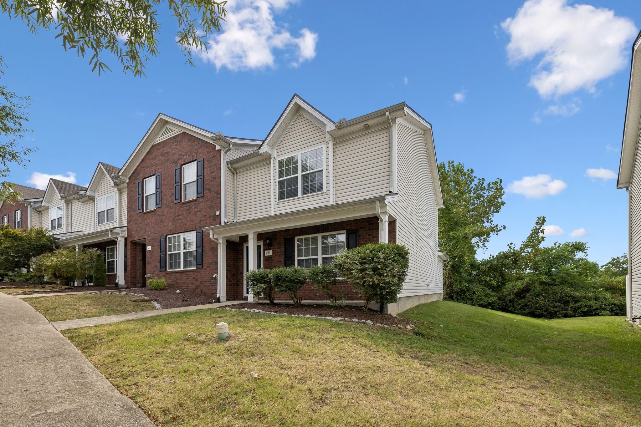 2-bed listing at 263 Buck Run Dr, Nashville