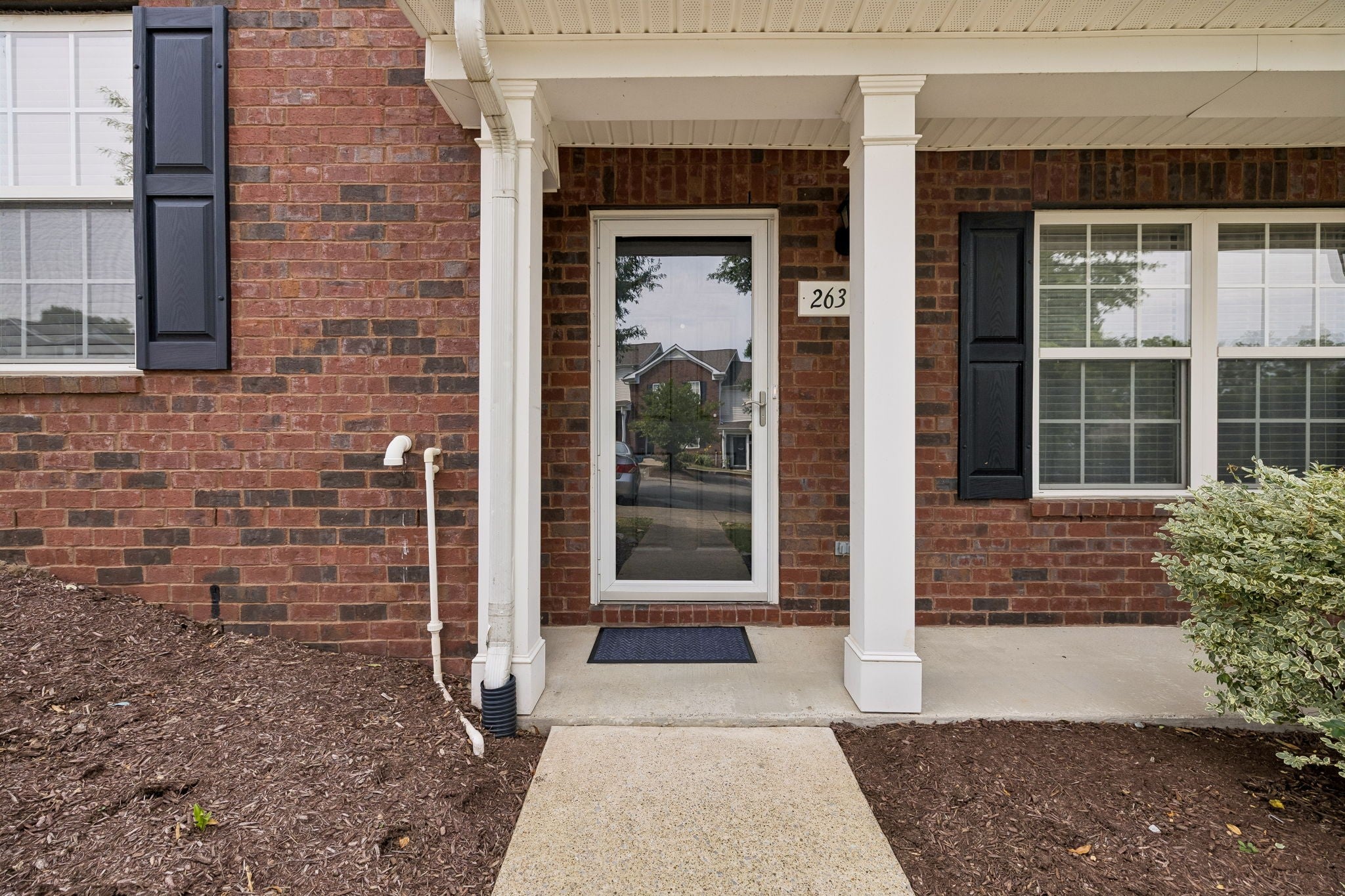 263 Buck Run Dr, Nashville TN 37214 2-bed condo, photo 3 of 24