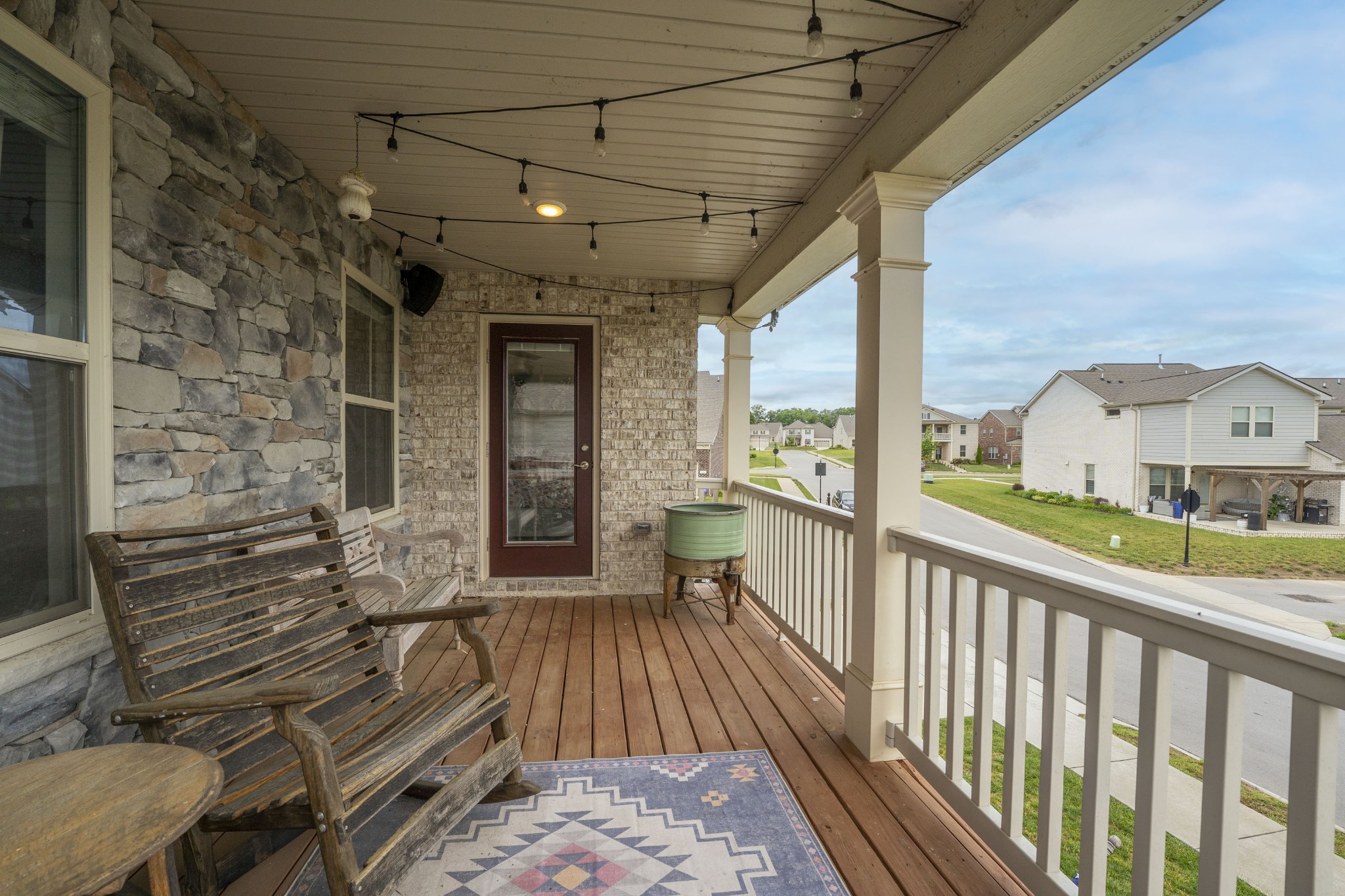806 Chalkstone Ln