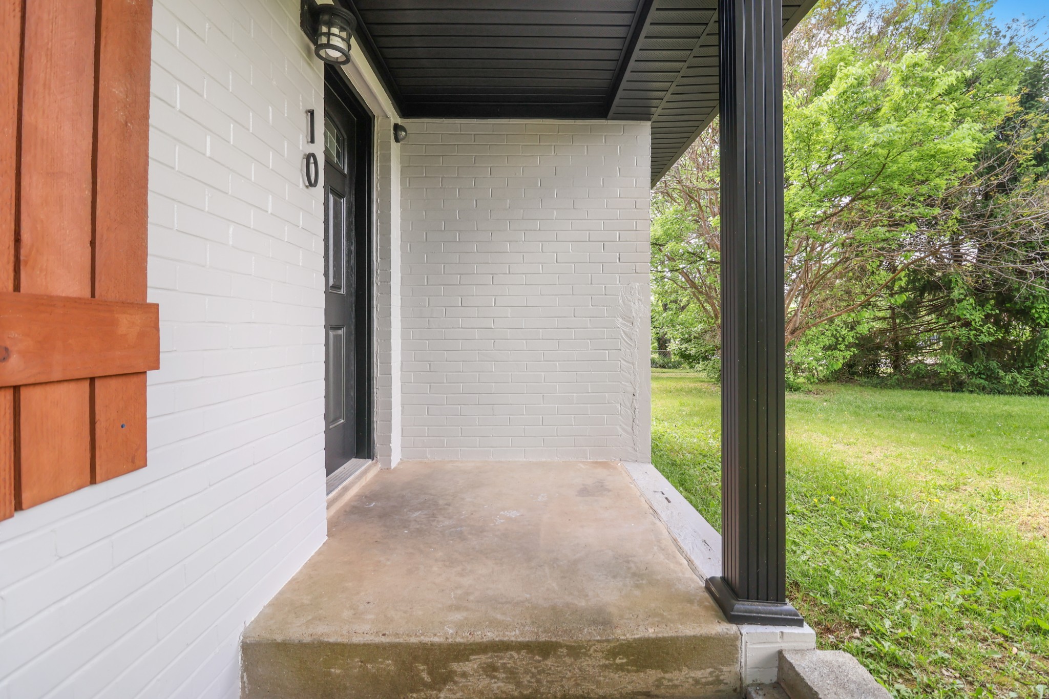 10 Lexington Dr
