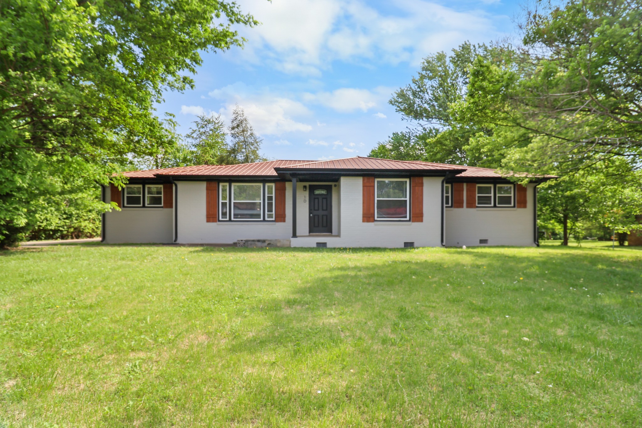 10 Lexington Dr