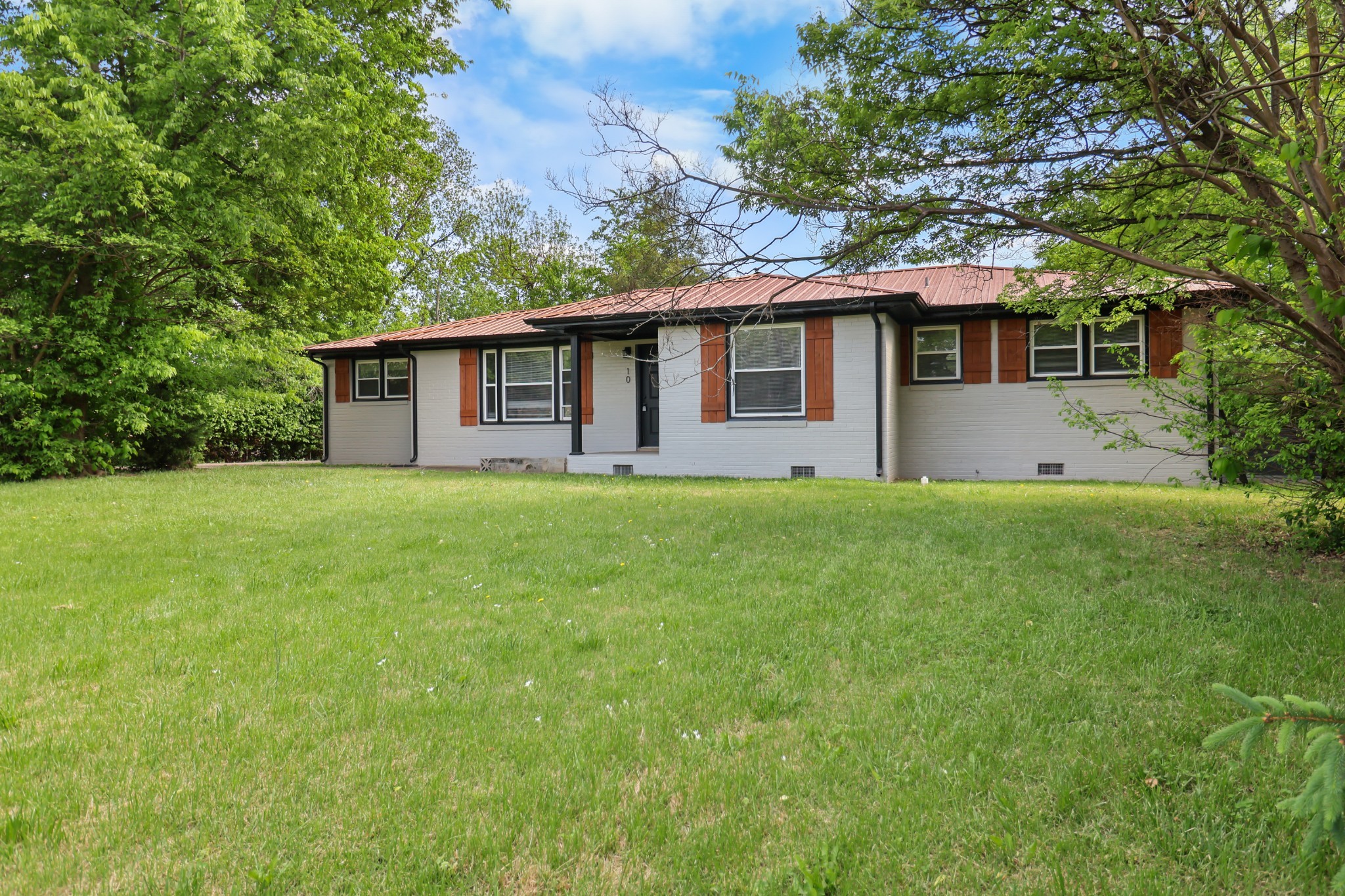 10 Lexington Dr