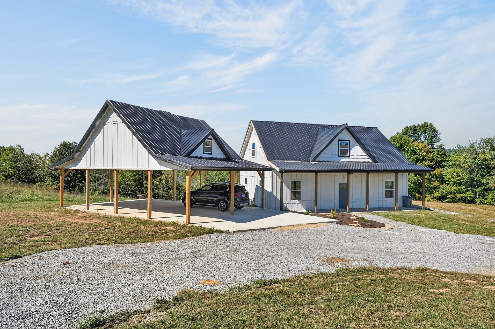 689 Amonett Cir