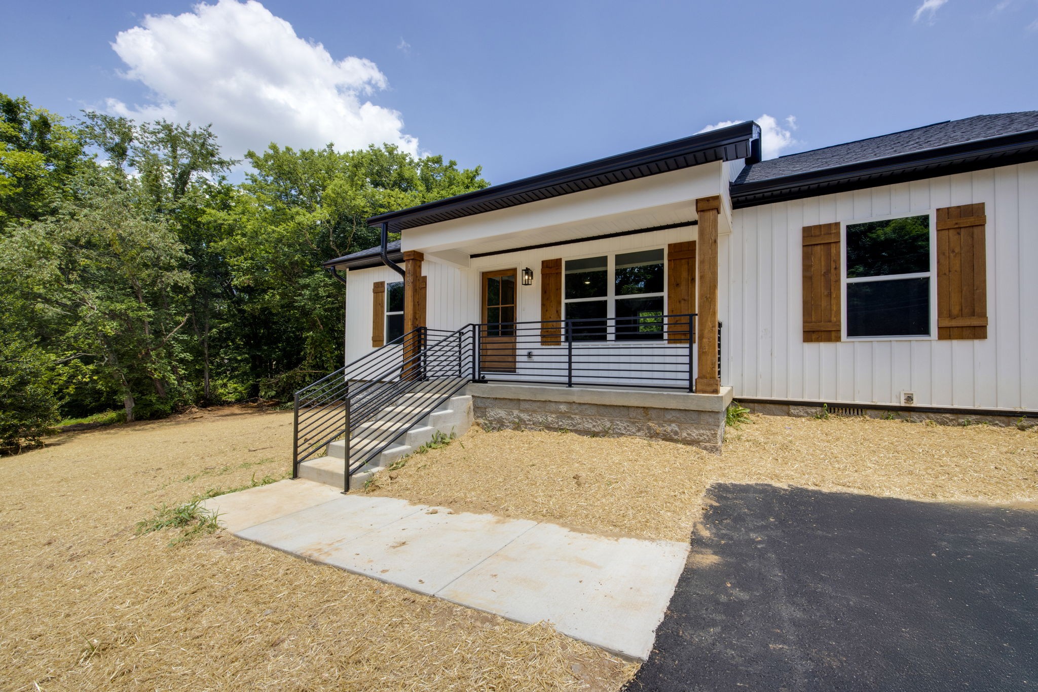 1097 Landing Ln