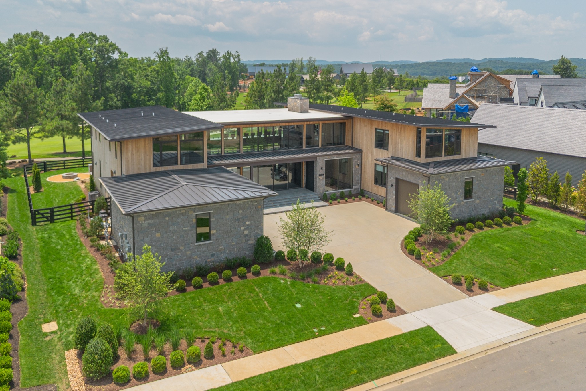 8005 Backwoods Dr