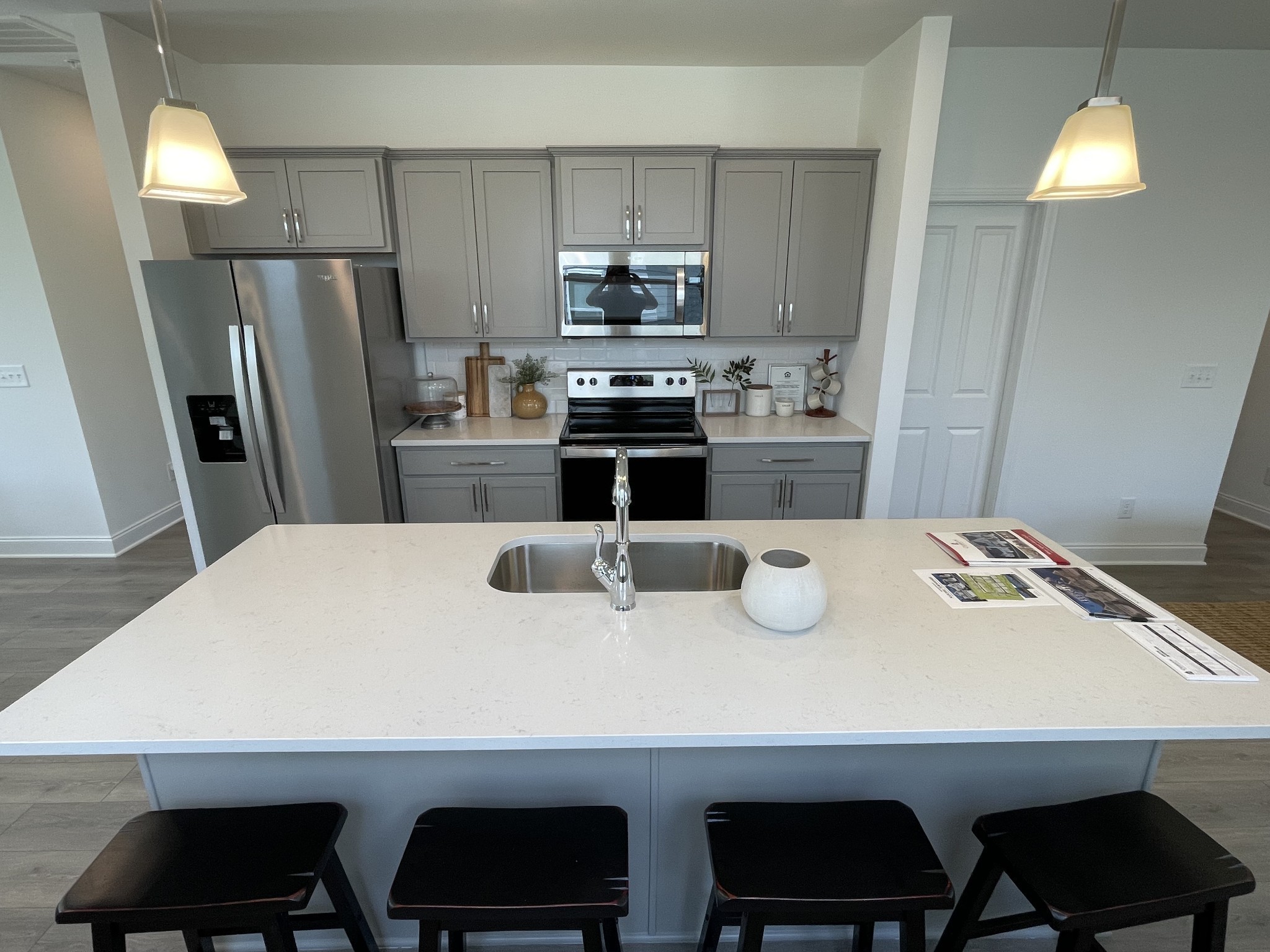 1146 June Wilde Ridge