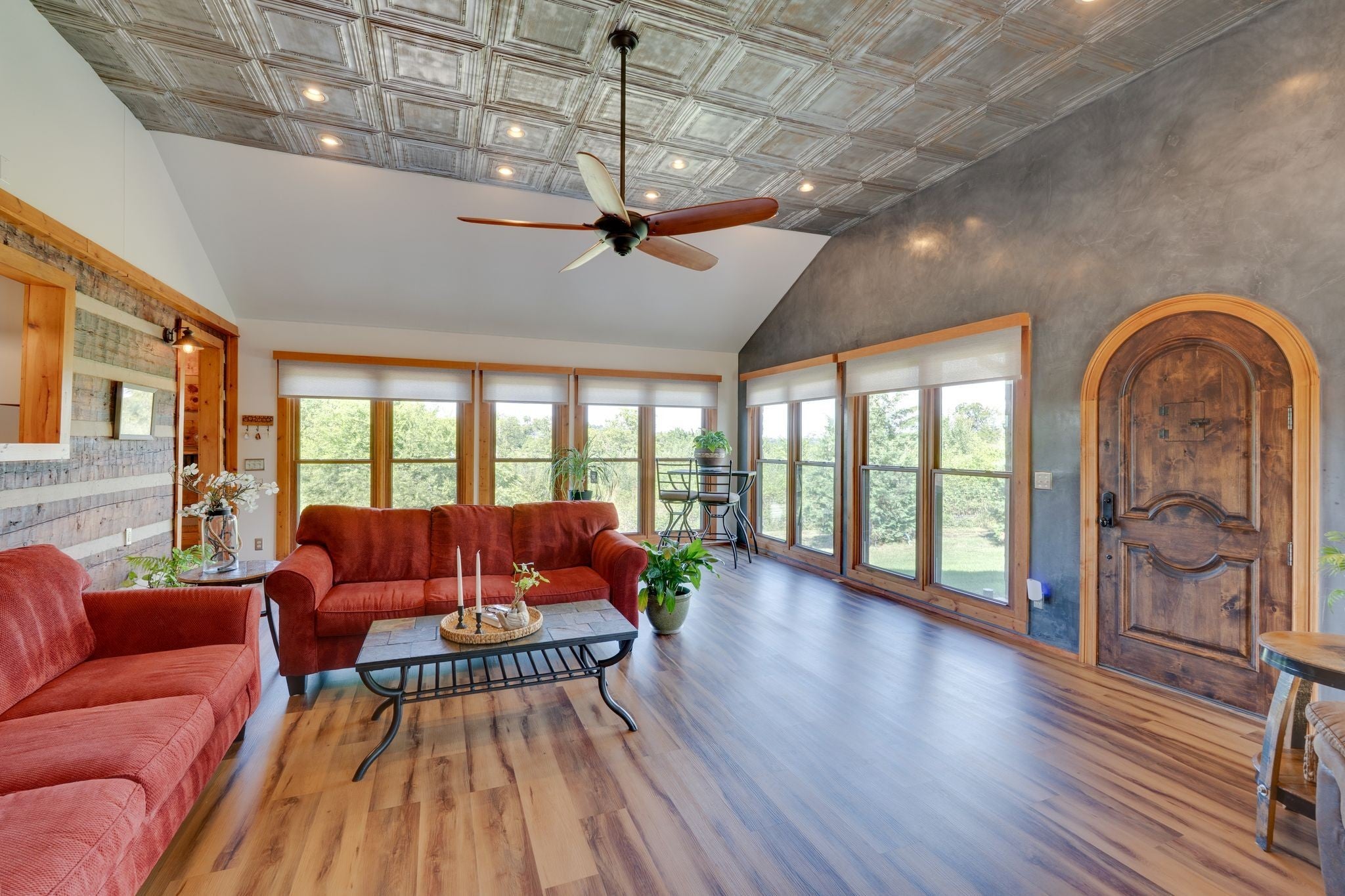 812 New Shackle Island Rd