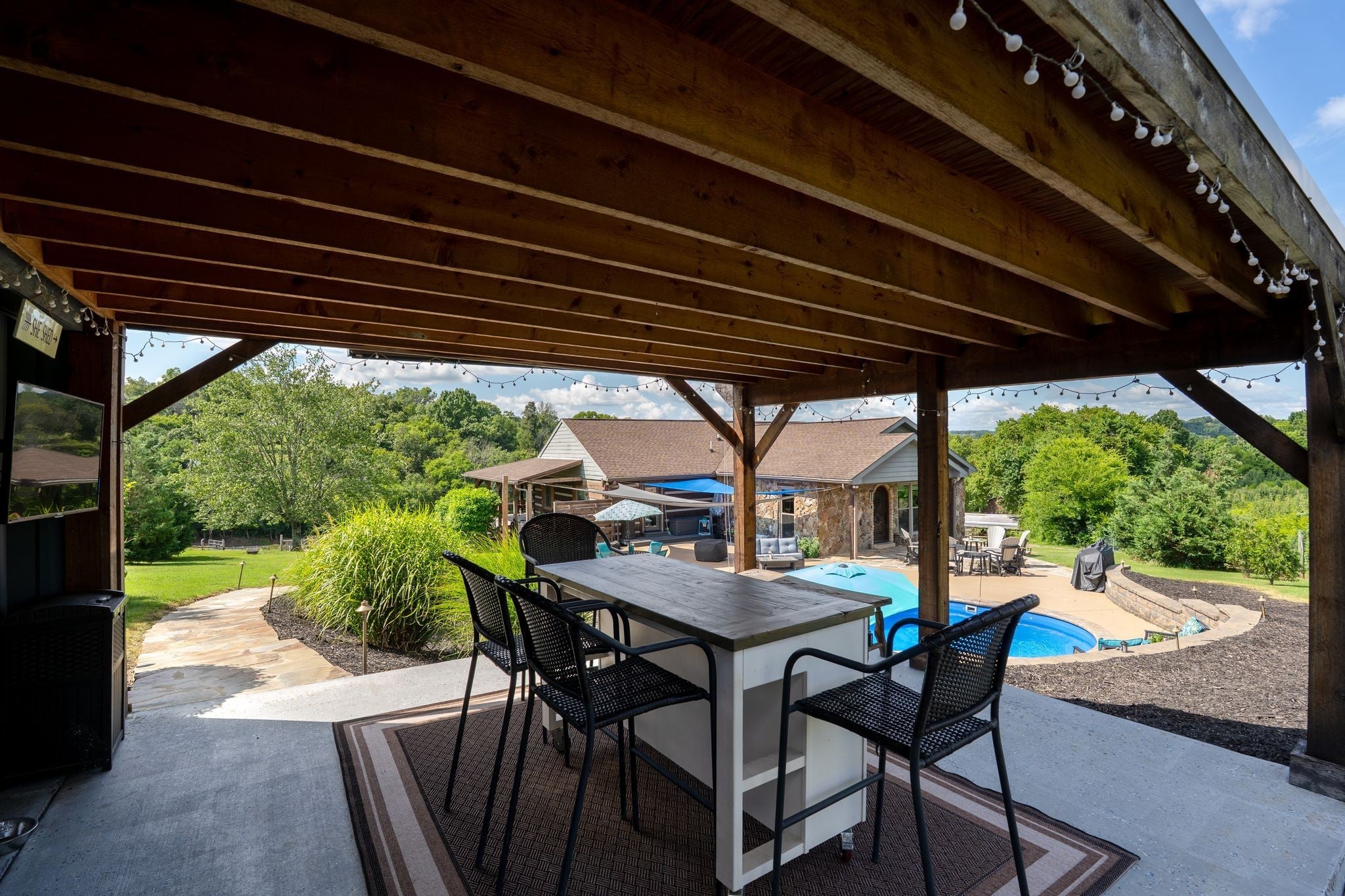 812 New Shackle Island Rd
