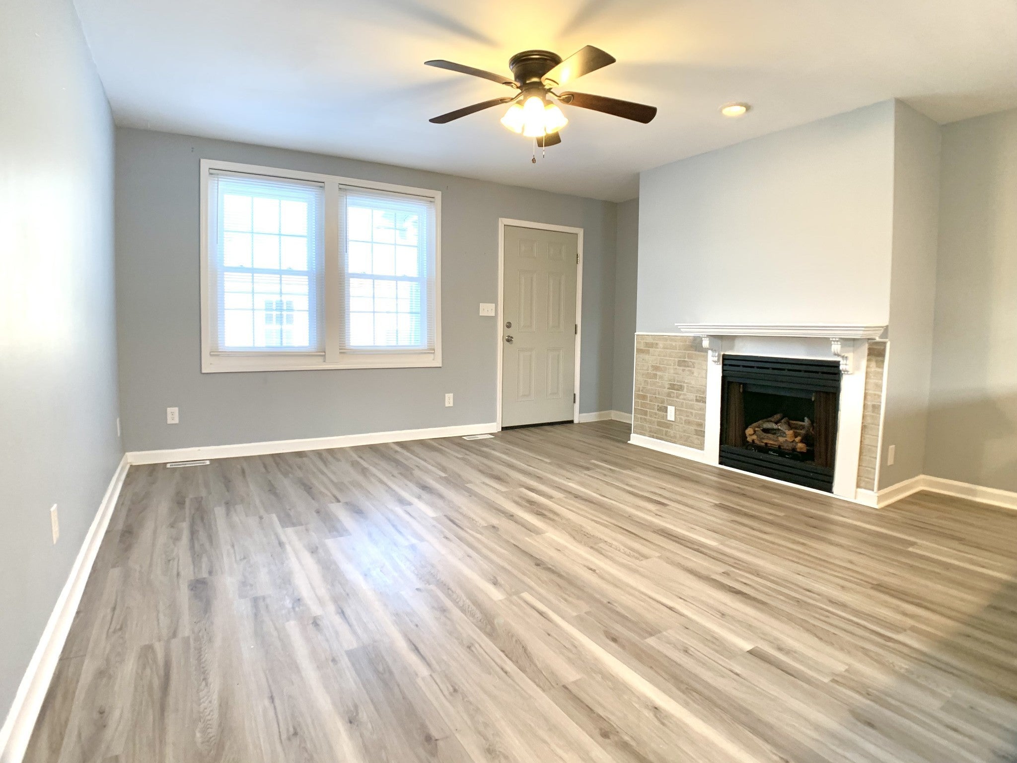 211 Lexington Dr