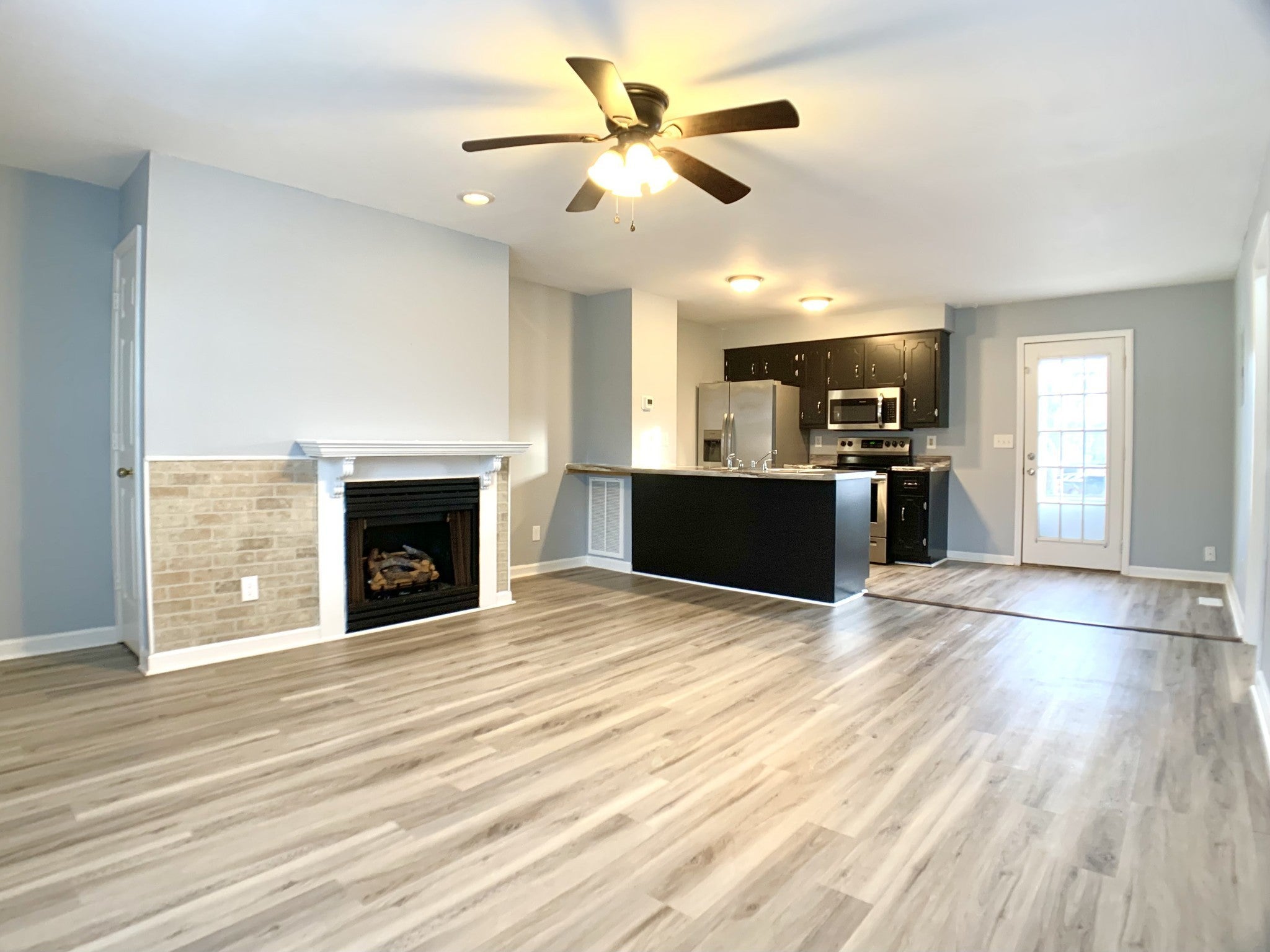 211 Lexington Dr