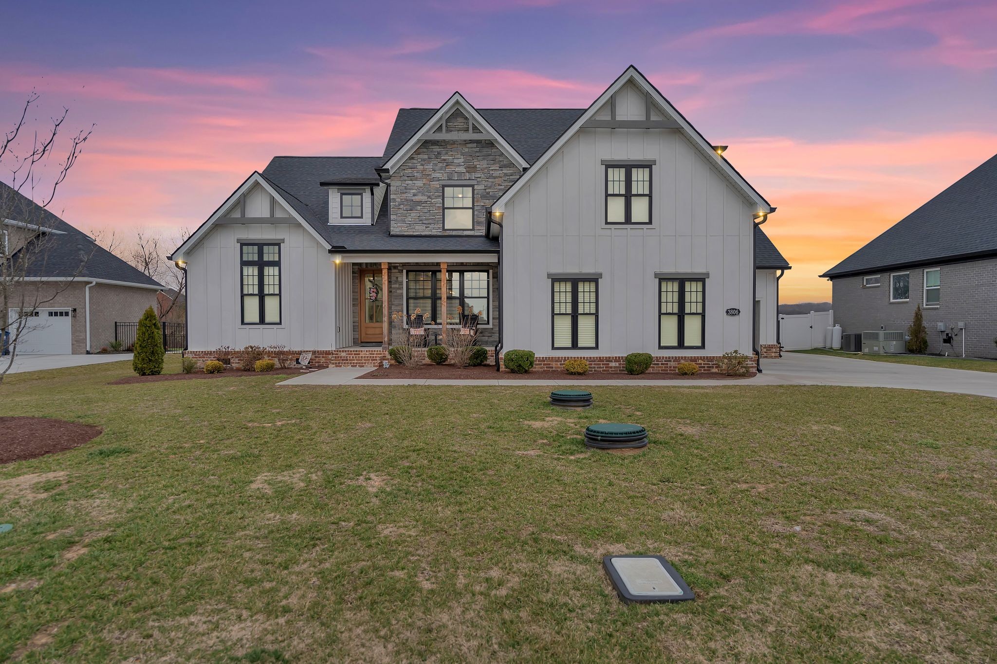 3806 Carriage Dr