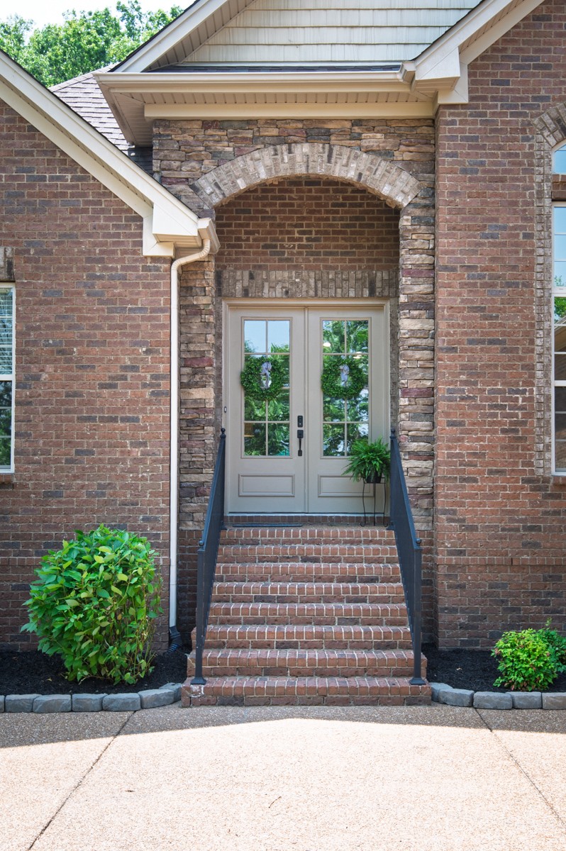 1038 Sierra Gorda Dr