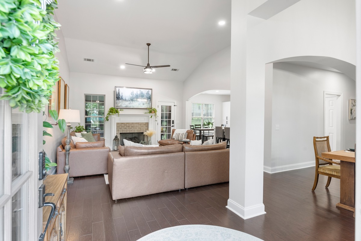 1038 Sierra Gorda Dr