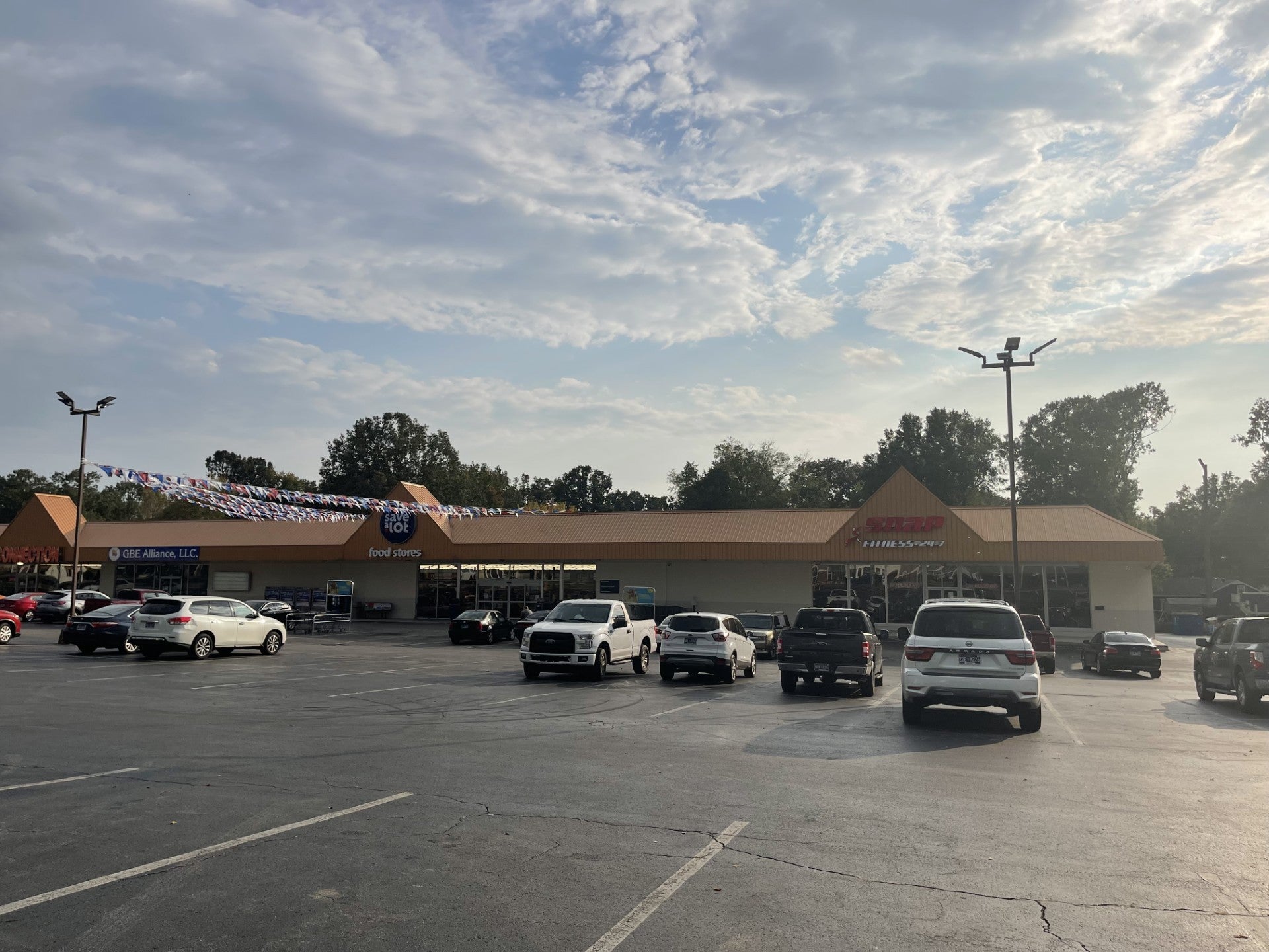 1216 Hillsboro Blvd