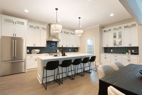 6037 Sterling St Nashville TN 37209