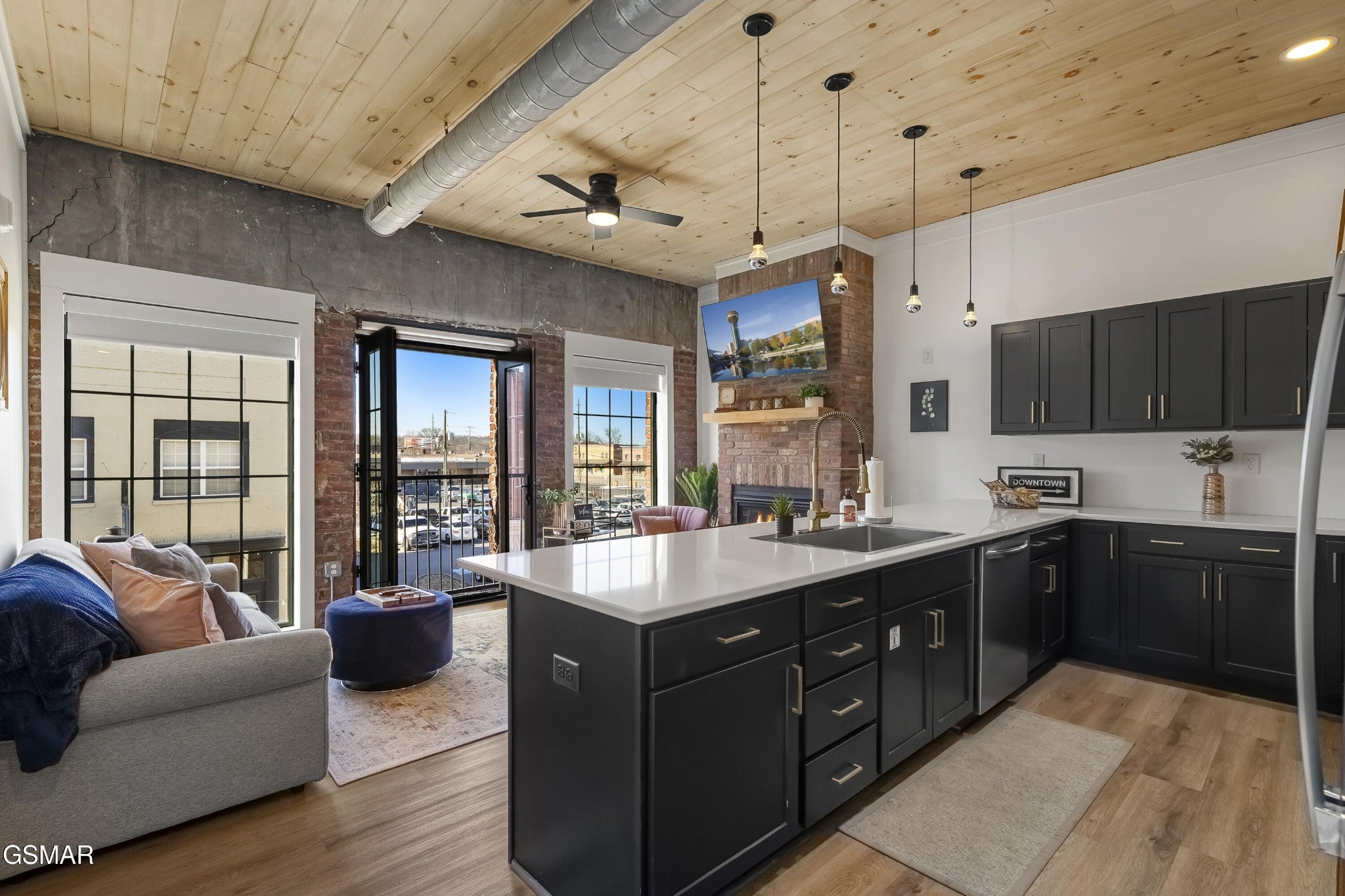 118 Court Avenue 6