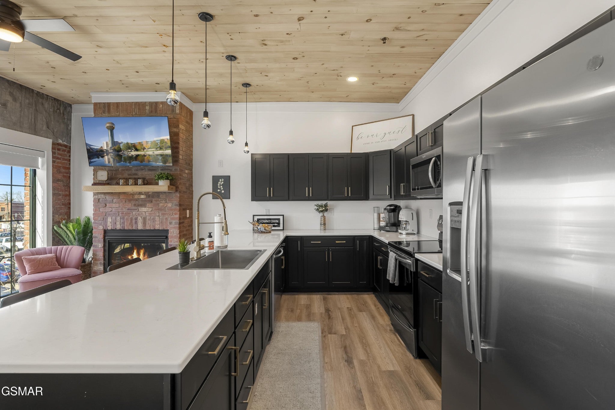 118 Court Avenue 6