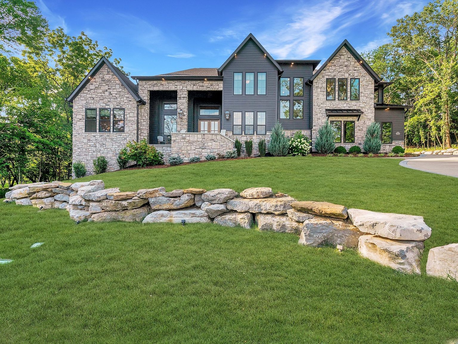 6128 Lookaway Cir