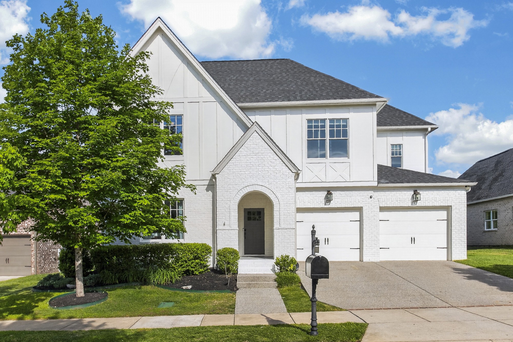 748 Fontwell Ln