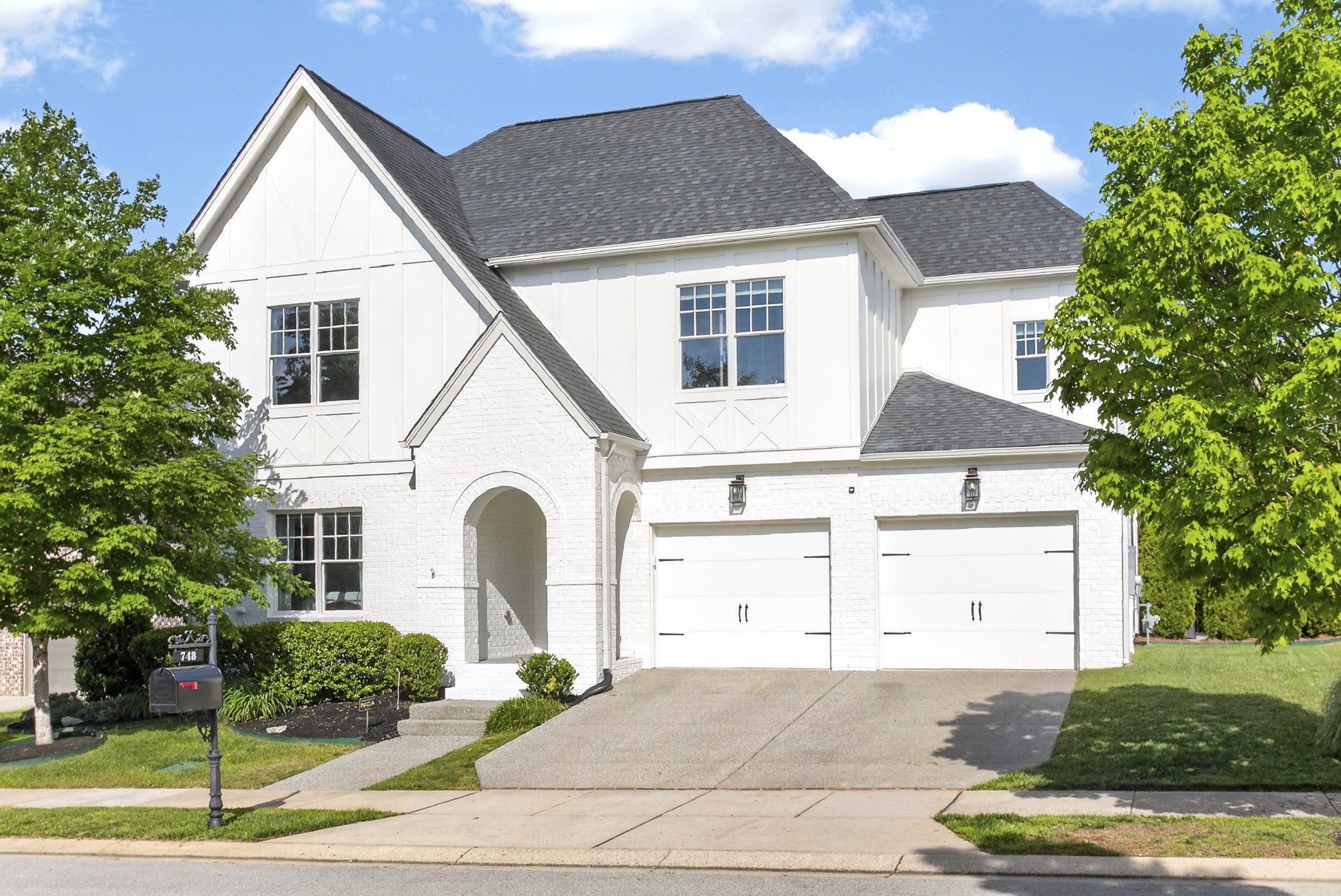 748 Fontwell Ln