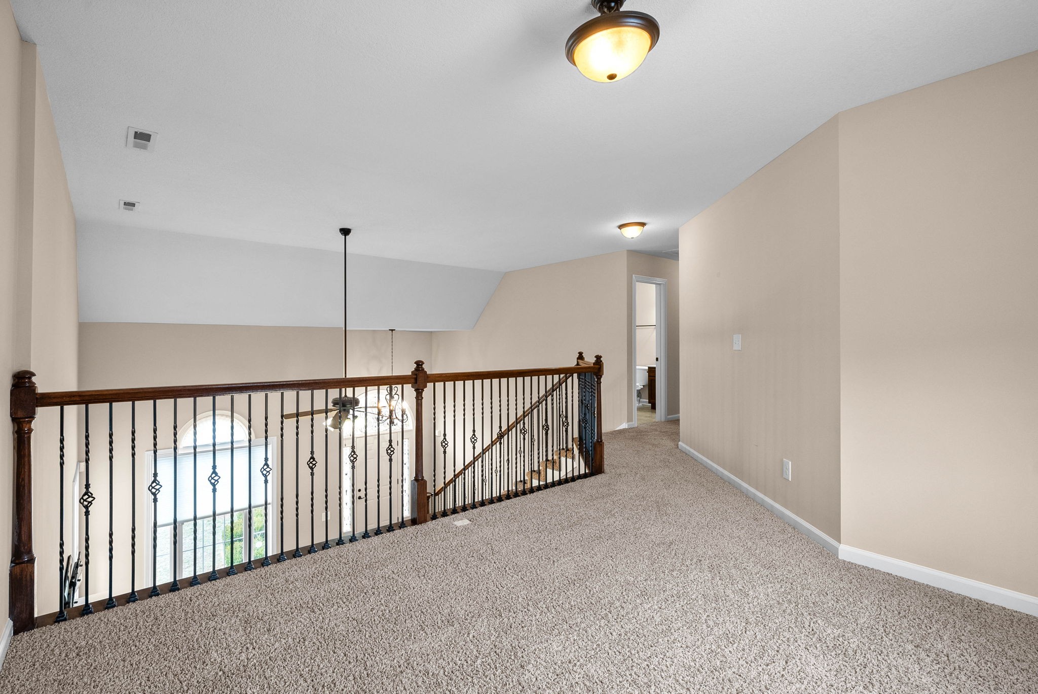 Clarksville, Tennessee 37042, United States, 3 Bedrooms Bedrooms, ,3 BathroomsBathrooms,Residential,Active,5193