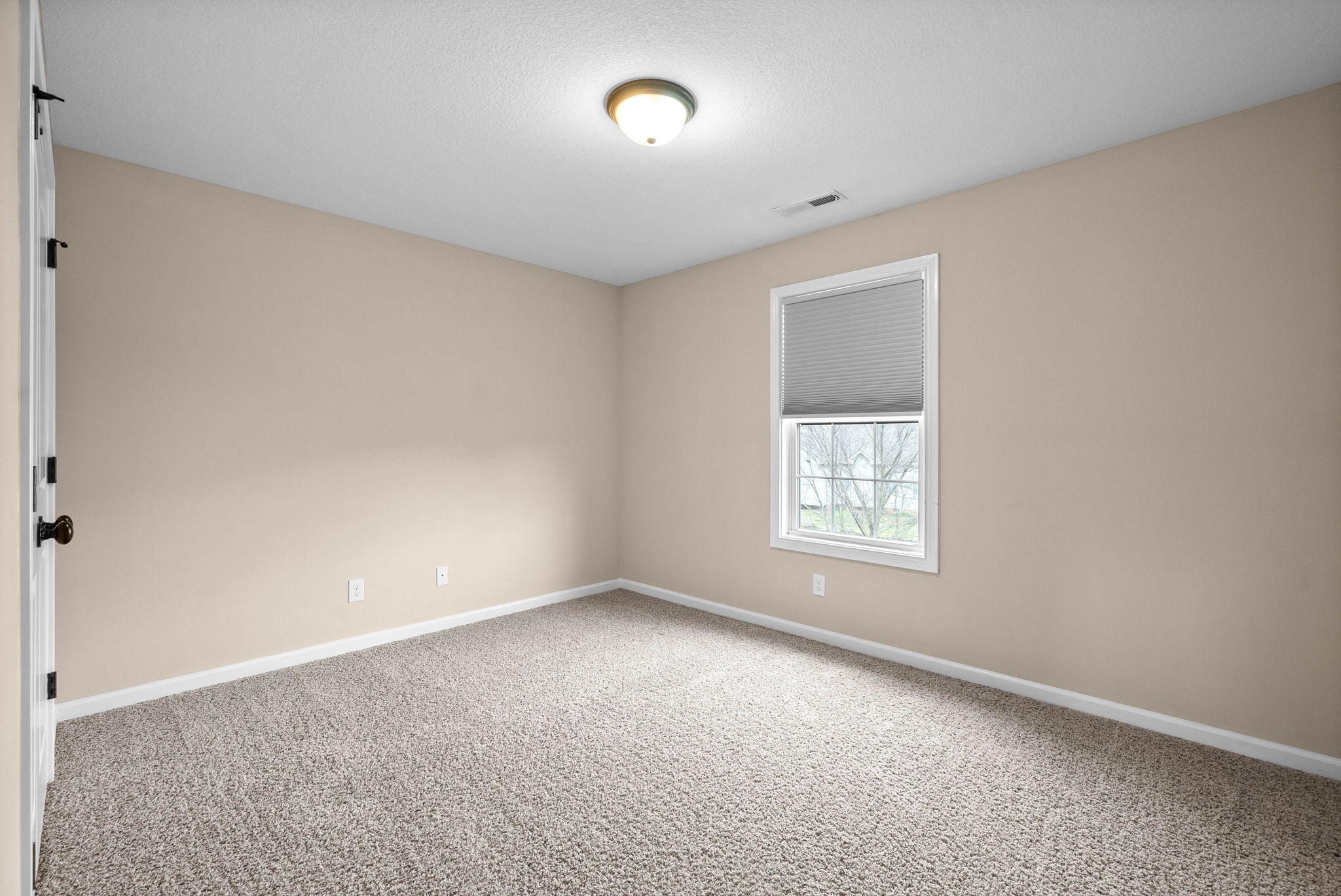 Clarksville, Tennessee 37042, United States, 3 Bedrooms Bedrooms, ,3 BathroomsBathrooms,Residential,Active,5193