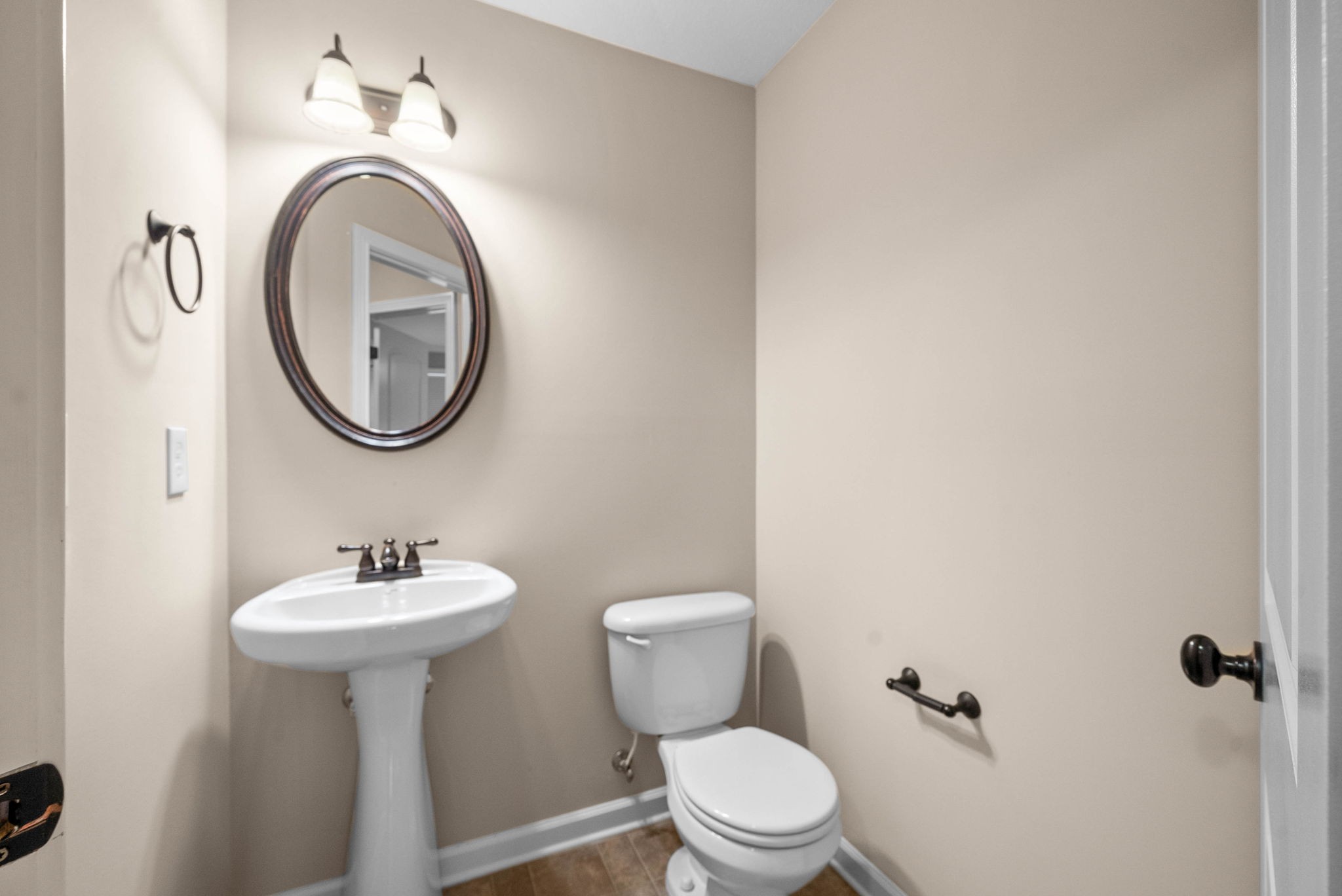Clarksville, Tennessee 37042, United States, 3 Bedrooms Bedrooms, ,3 BathroomsBathrooms,Residential,Active,5193