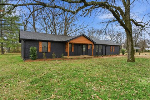 421 Clifton Dr Goodlettsville TN 37072