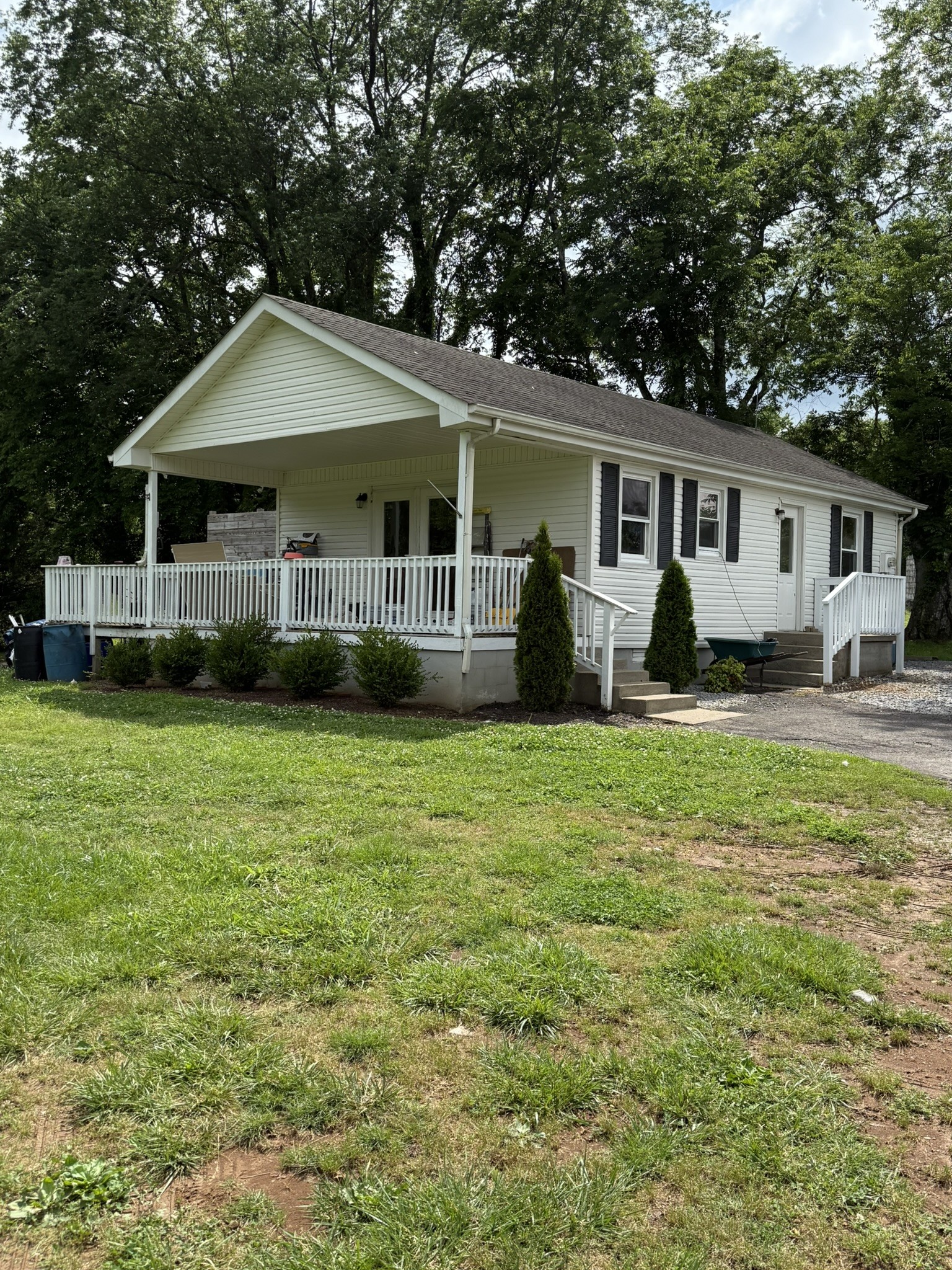 2039 W Jefferson Pike
