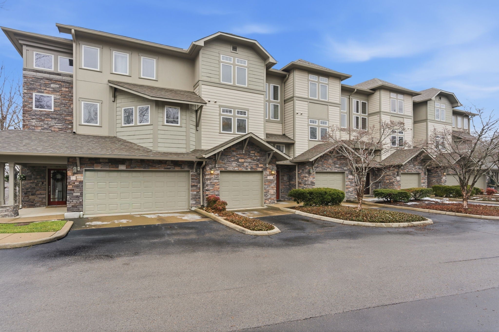 320 Old Hickory Blvd 703