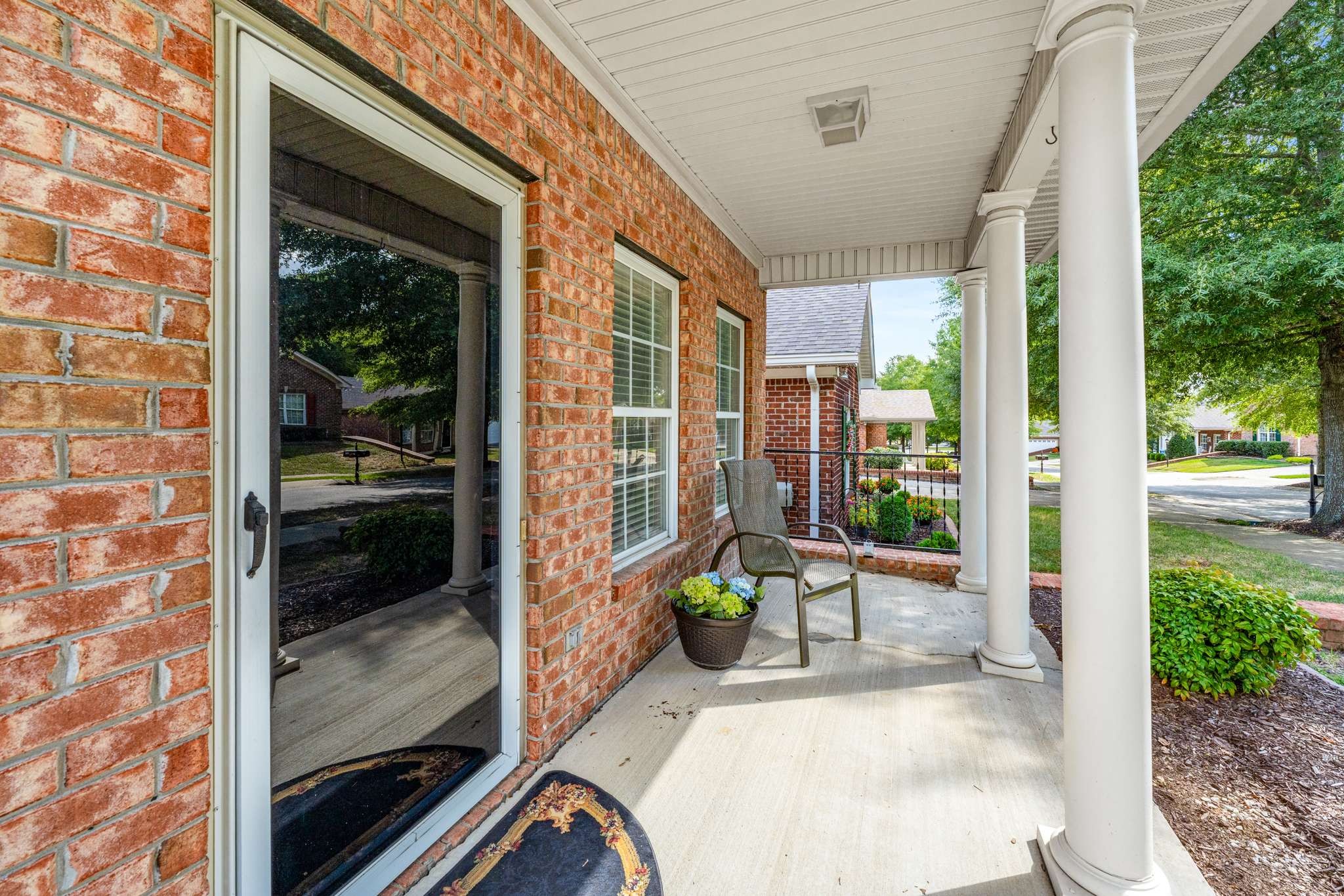 215 Wrennewood Ln
