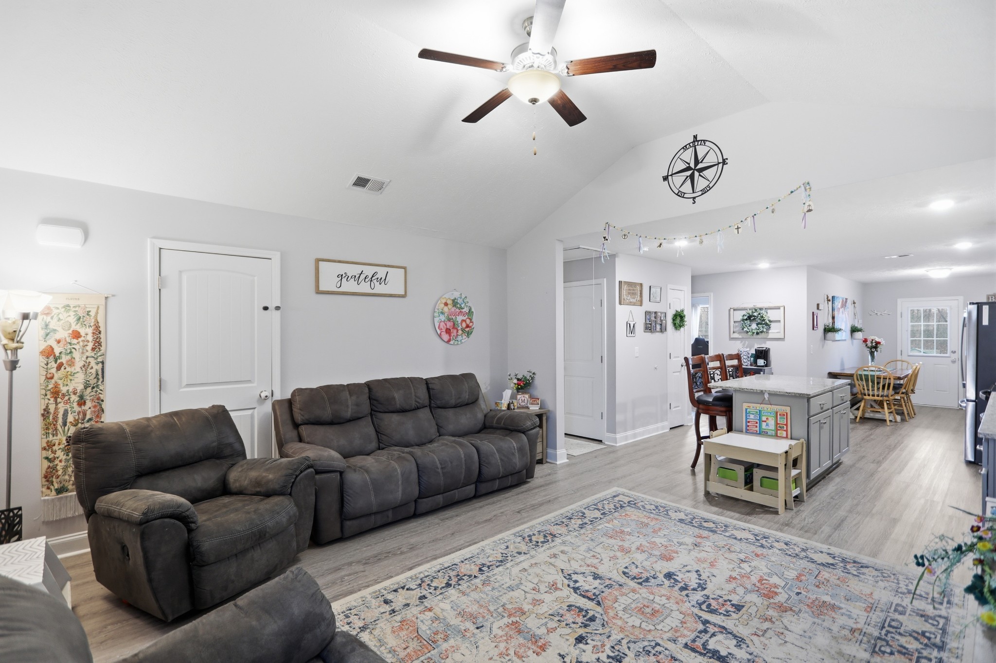 458 Laramie Dr