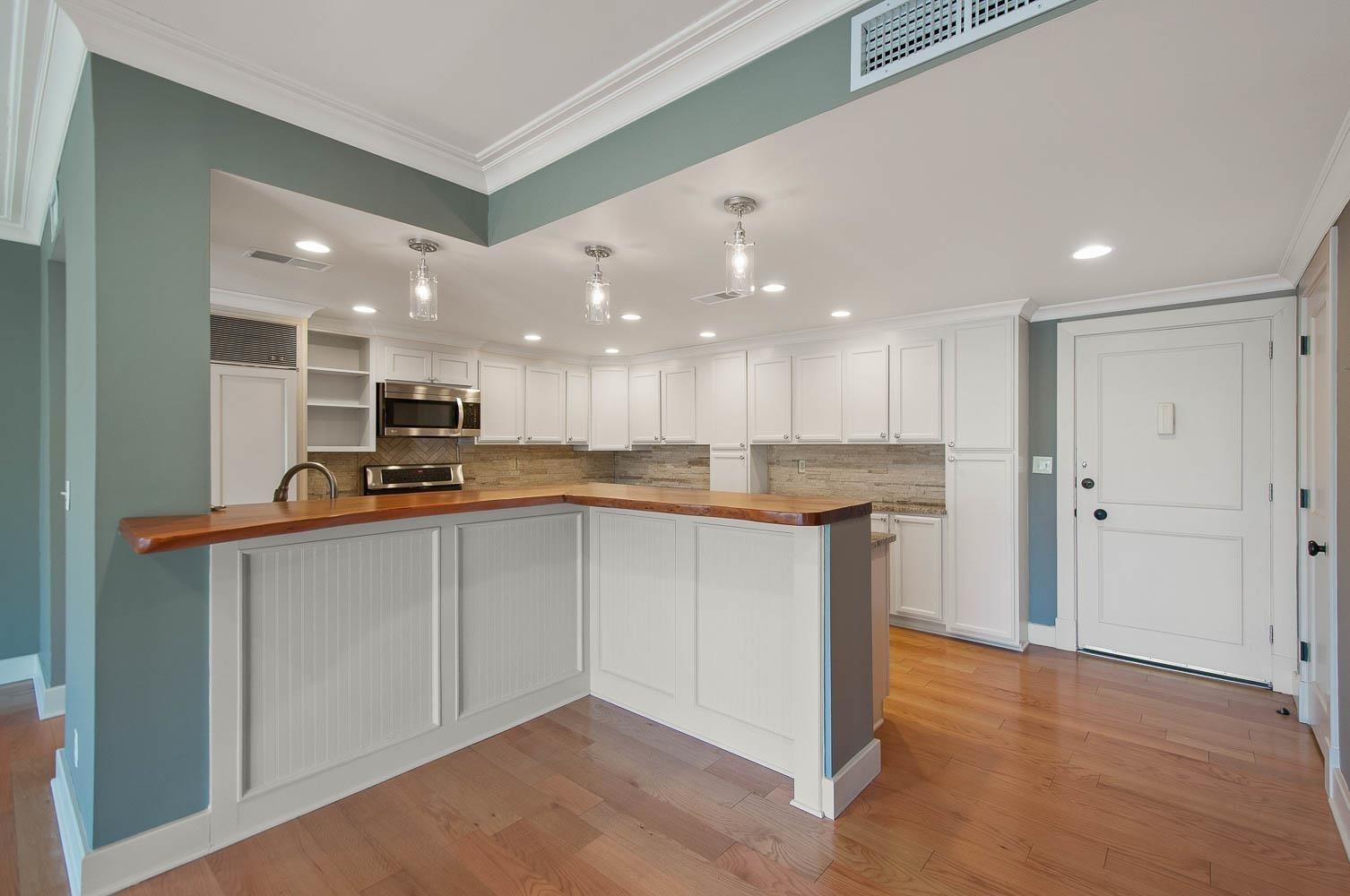 4200 West End Ave 402