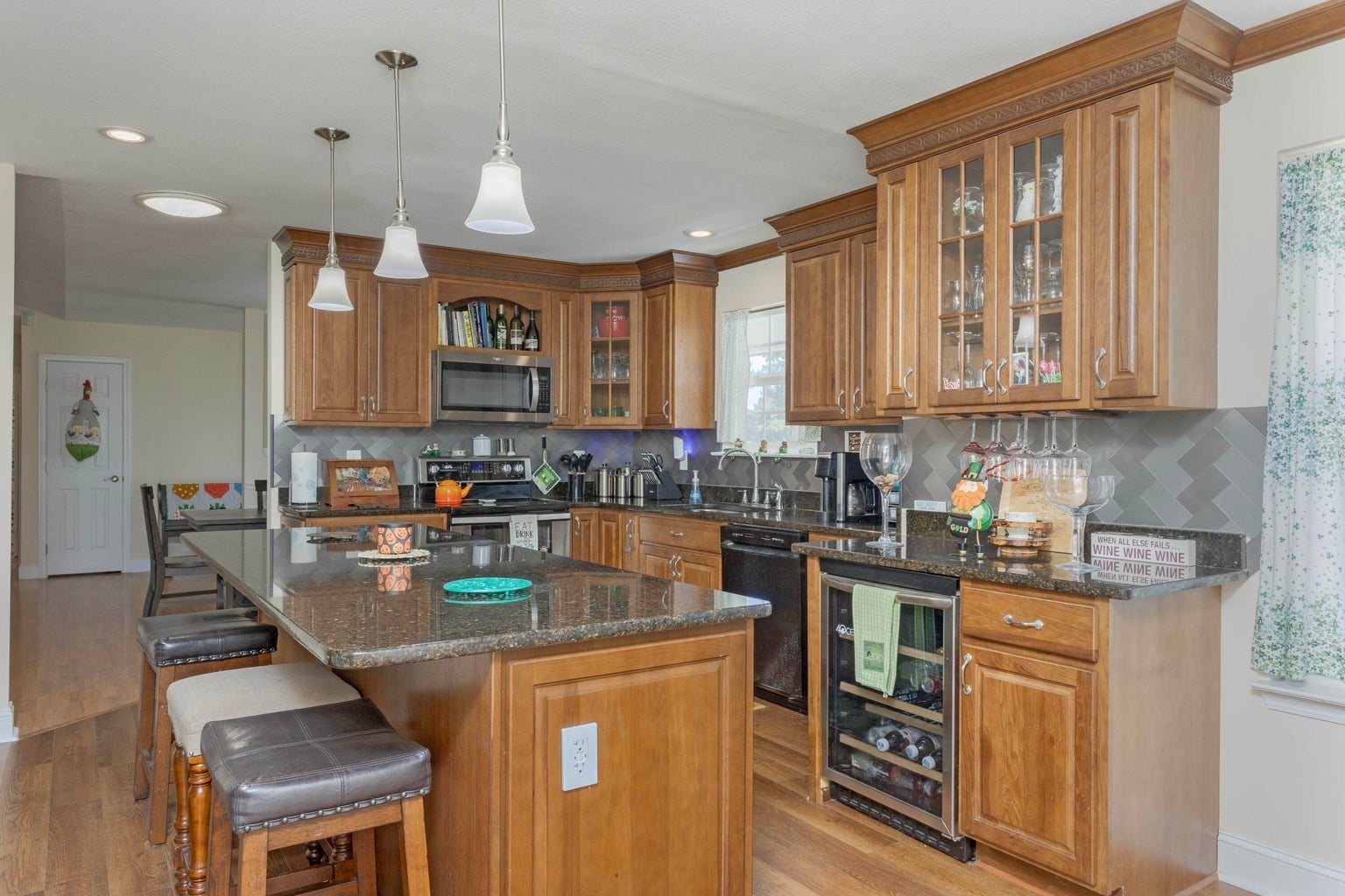 123 Pine Ridge Dr