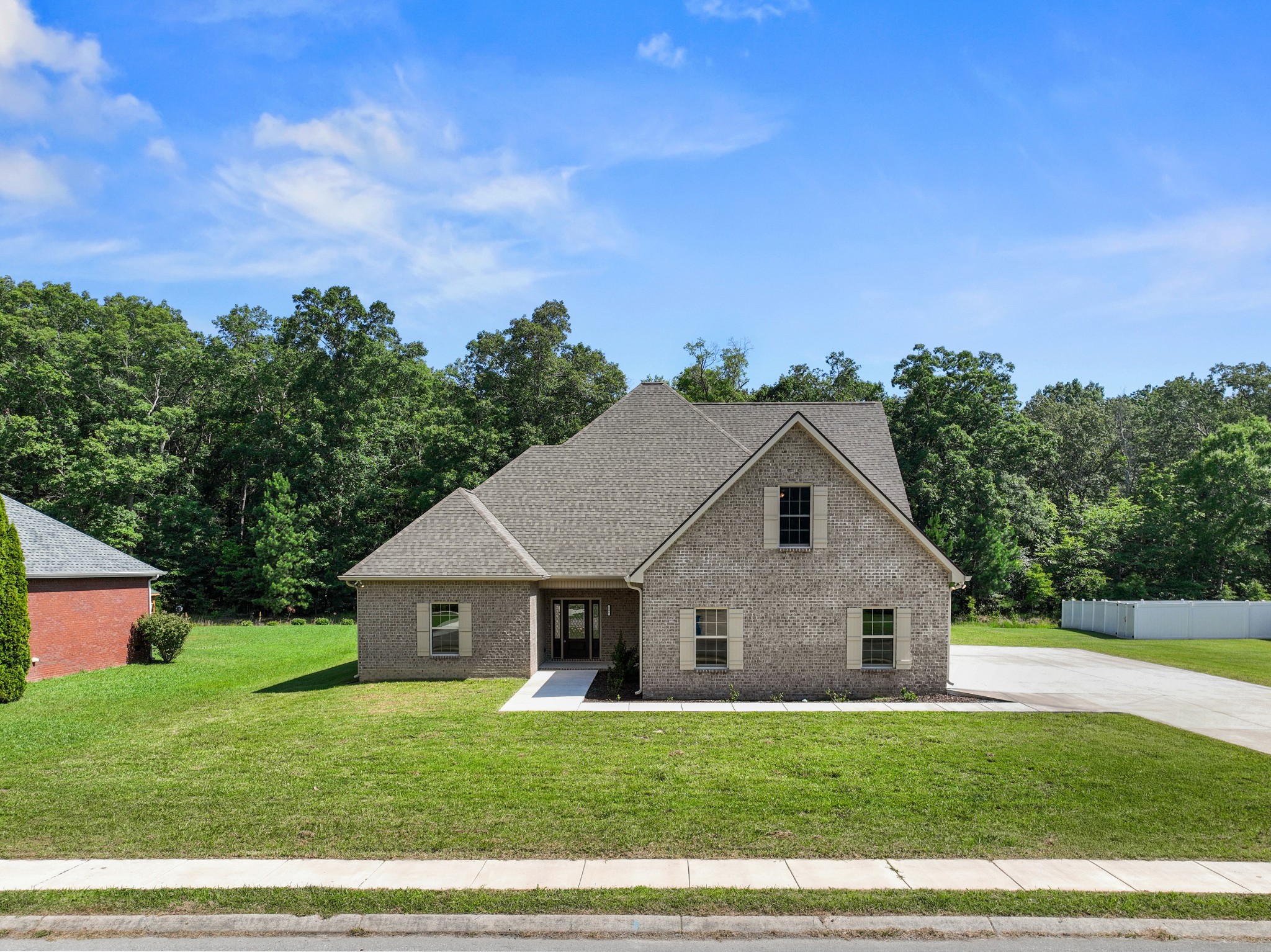 195 Hamilton Ct