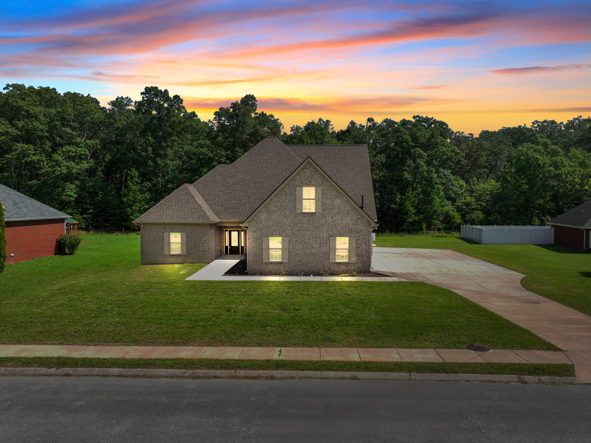 195 Hamilton Ct