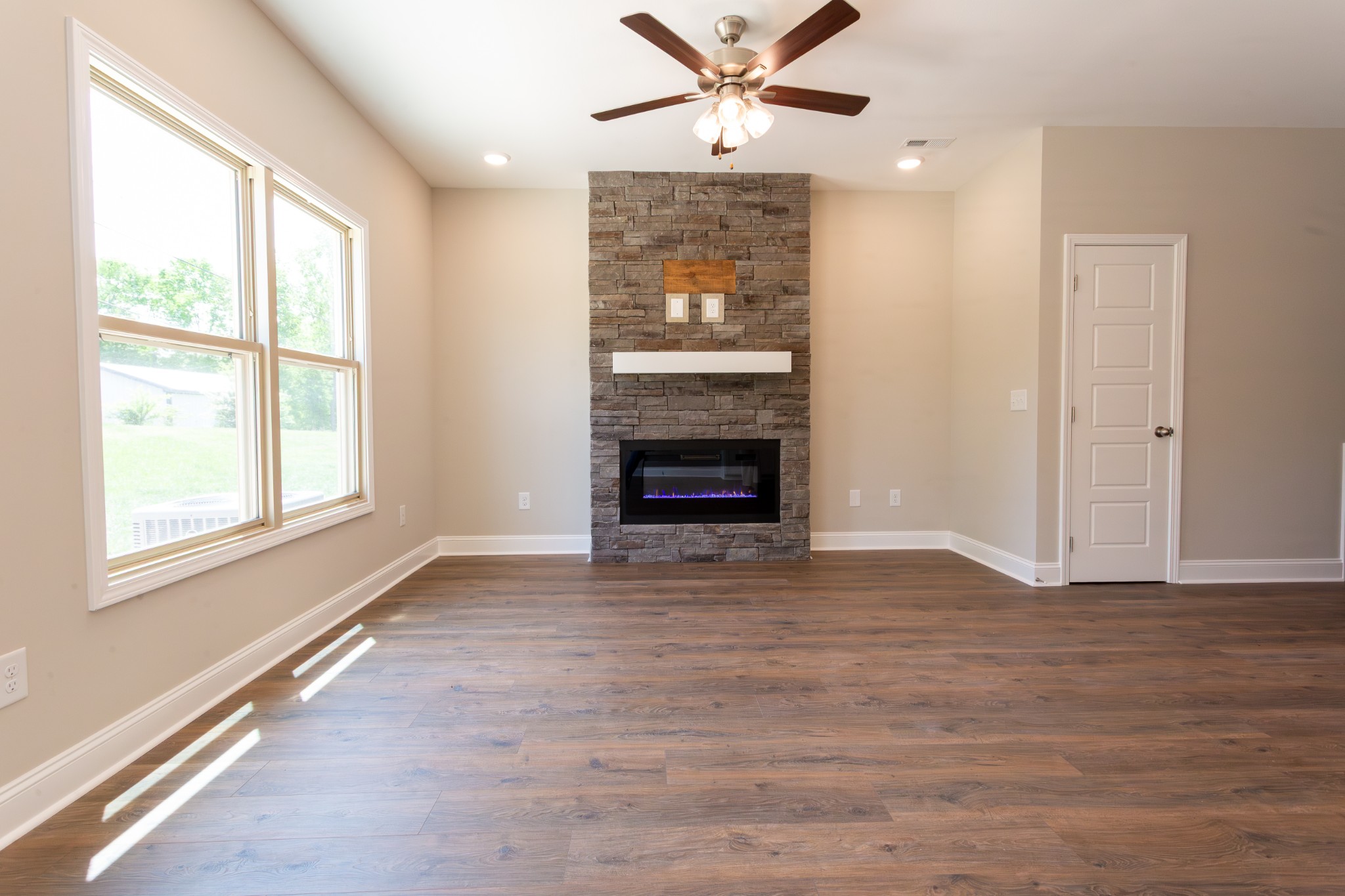 551 Charleston Cove Way