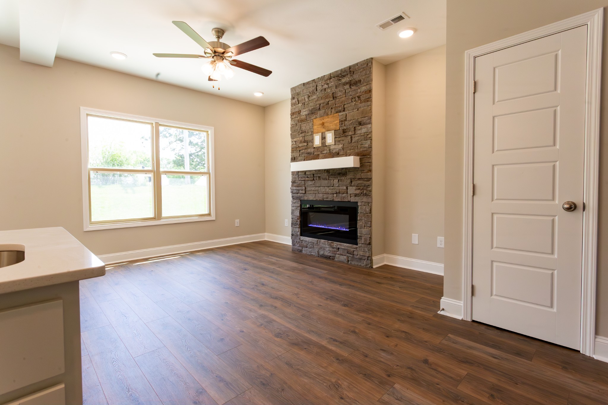 551 Charleston Cove Way