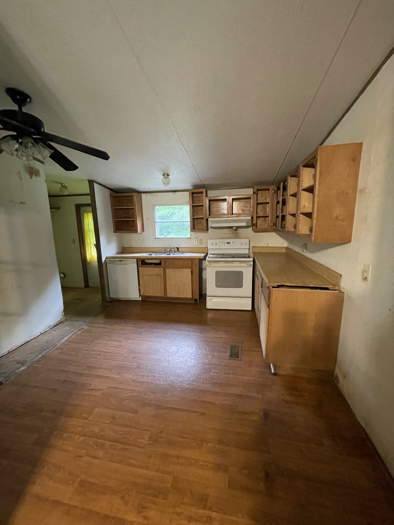 295 Akins Heights Ln