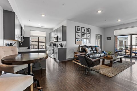 Photo of 2407 8th Ave S #402, Nashville, TN 37204 (MLS # 3208274)