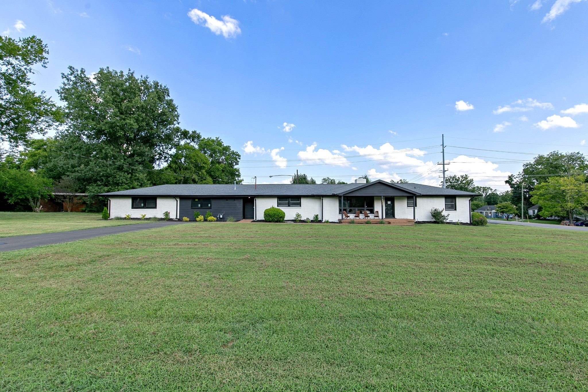4-bed listing at 4400 Gra Mar Dr, Nashville