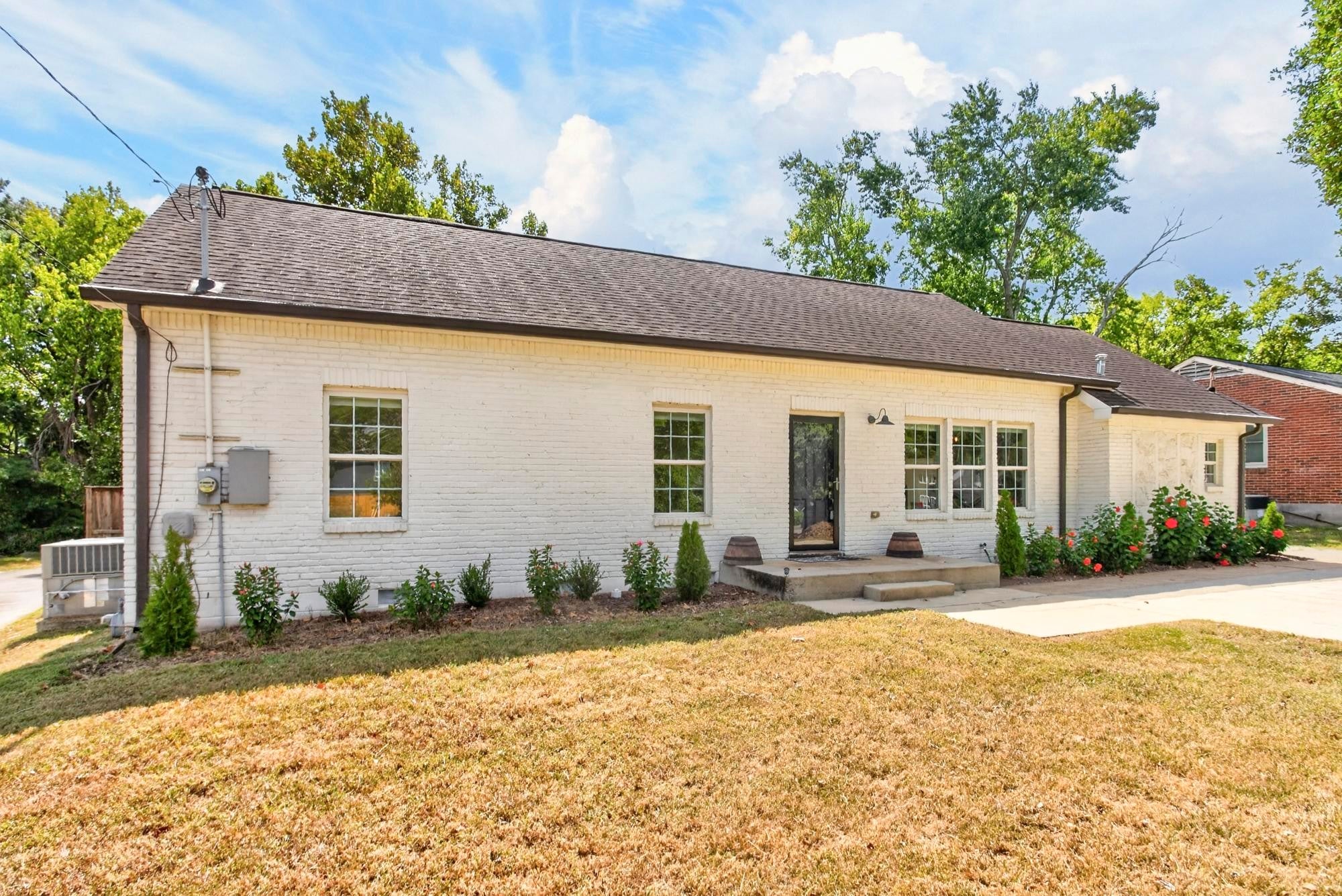 5-bed home for sale in Nashville, TN 37211, 541 Harding Pl 541 Harding Pl, Nashville TN 37211 5-bed home, photo 4 of 50