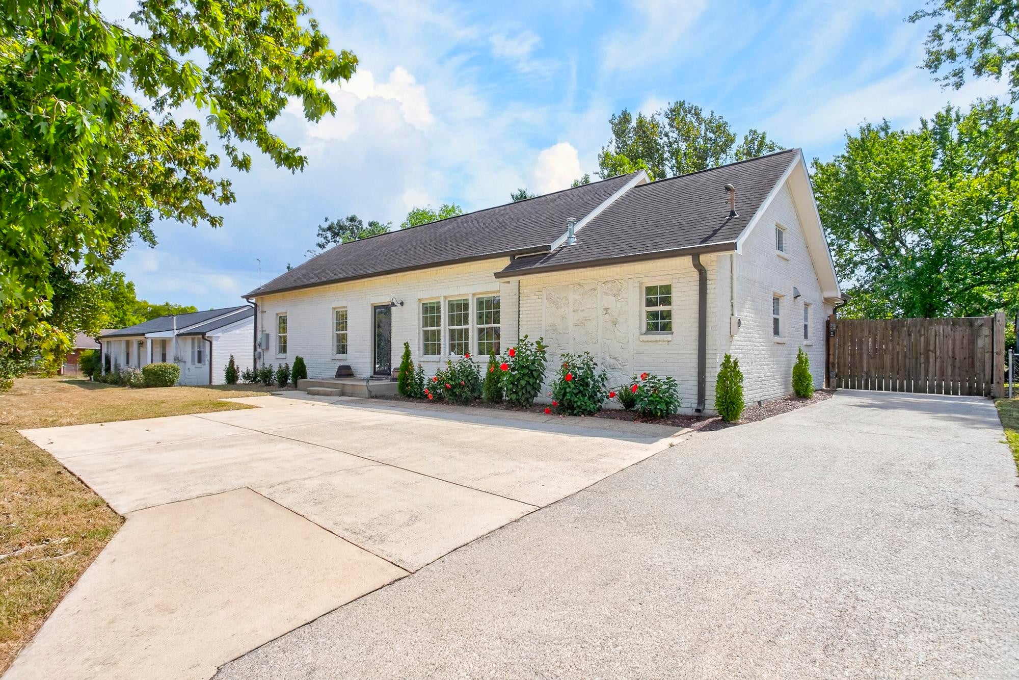 5-bed home for sale in Nashville, TN 37211, 541 Harding Pl 541 Harding Pl, Nashville TN 37211 5-bed home, photo 5 of 50